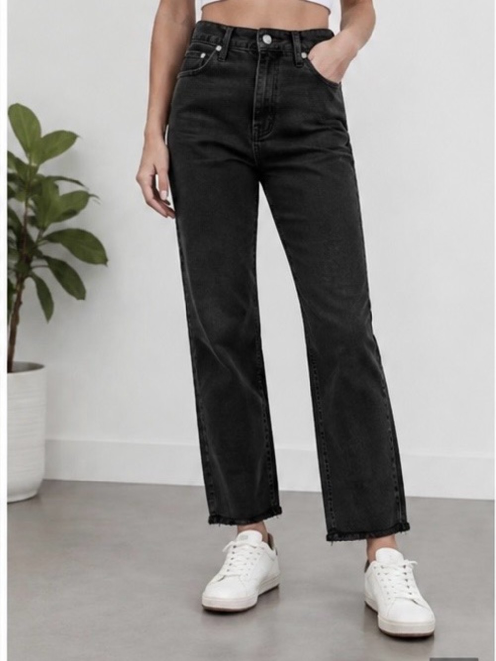 Madewell Black Jeans Size 27 Cropped Straight Leg Raw Hem